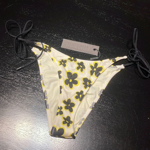 triangl swimwear | Swim | New Triangl Black Daisy String Bikini Bottoms ...